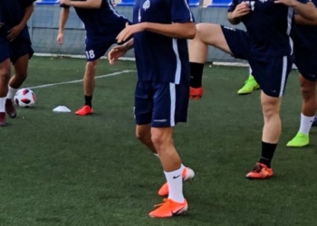 Borja López, segundo por la derecha.