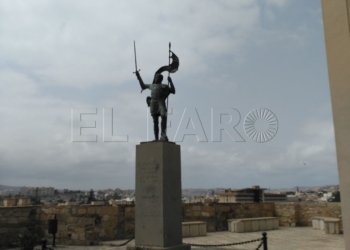 Monumento a Pedro de Estopiñán, símbolo de la incorporación de Melilla la corona de Castilla.