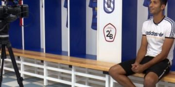 El capitán azulino, en los vestuarios del estadio Álvarez Claro.