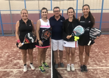 Parejas en la categoría femenina que se jugarán el título de este torneo local.