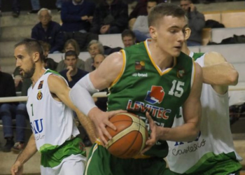 el faro
El pívot alemán jugó la pasada temporada en el Levitec Huesca, siendo la primera vez que jugaba en la competición española.