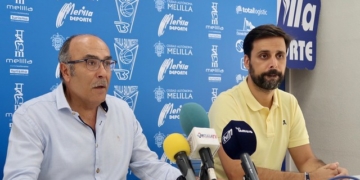 El técnico melillense junto al presidente del club de nuestra ciudad, Jaime Auday.