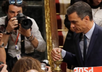 GRAF4195 MADRID, 25/7/2019.- El candidato socialista a la presidencia del Gobierno,.Pedro Sánchez, abandona el hemicíclo después de que e l pleno del Congreso haya vuelto a rechazar hoy su investidura como presidente del Gobierno ya que ha conseguido 124 votos a favor frente a 155 en contra y 67 abstenciones. EFE/Ballesteros
