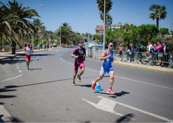 Ambos triatletas melillenses, en una de las competiciones locales.
