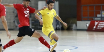 El melillense, en una jugada de un partido amistoso ante el ElPozo de Murcia.