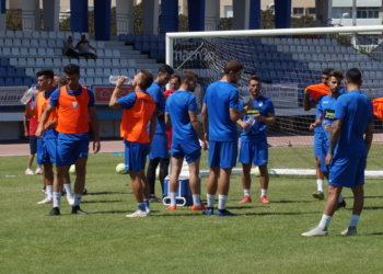 Primera plantilla de la UD Melilla en una de las sesiones de entrenamientos.