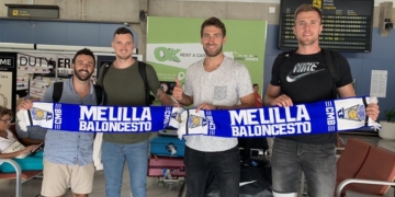Llegadas de algunos de los jugadores del Melilla BC a nuestra ciudad.