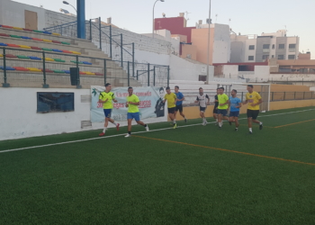 Jugadores de la escuadra del Melilla CD, en plena sesión de entrenamientos de pretemporada.