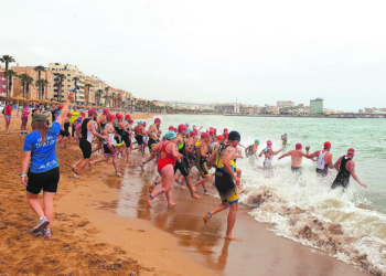 Los triatletas melillenses afrontan en la matinal de hoy la última prueba anual, con la novedad de disputarse la disciplina de supersprint.