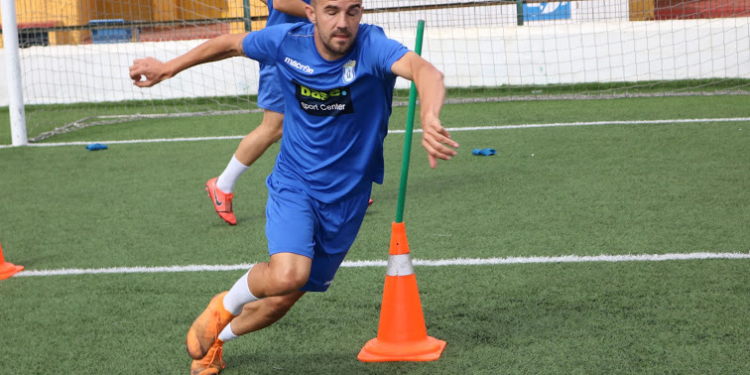 Mawi se empleaba ayer a fondo en el entrenamiento.