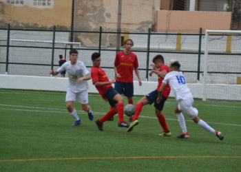La escuadra azulgrana saltó al terreno de juego con la intención de no encajar ningún gol y aprovechar alguna ocasión.
