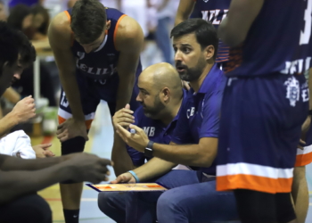 El entrenador melillense, en uno de los partidos de la gira por tierras andaluzas de la semana pasada.
