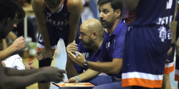 El entrenador melillense, en uno de los partidos de la gira por tierras andaluzas de la semana pasada.