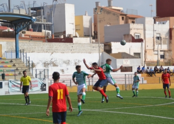 Todos los aficionados melillenses que se dieron cita en este choque vieron un bonito espectáculo de fútbol entre dos equipos que lo dieron todo.