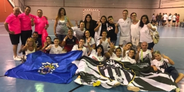 Las melillenses celebraron sobre la pista de juego la suma de estos tres puntos.