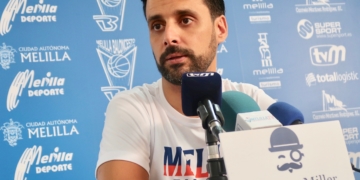 Alejandro Alcoba, en la rueda de prensa oficial del club de nuestra ciudad.
