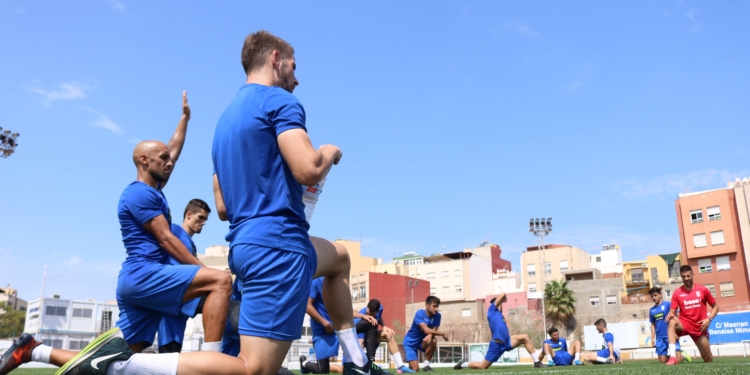 La UD Melilla se desplaza a La Espiguera a entrenar