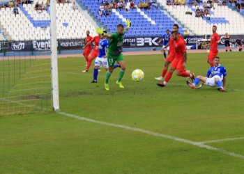 Los melillenses intentaron de todas las maneras posibles la suma de los tres puntos pero finalmente no se tuvo la suerte de cara al marco contrario de su parte.
