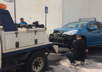 No hay servicio de grúa municipal: 9 trabajadores se quedan en la calle