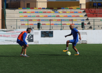 El delantero azulino, durante la sesión de entrenamiento de ayer.