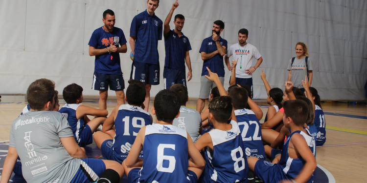 Marín y Hartwich reparten los abonos de temporada a las categorías inferiores