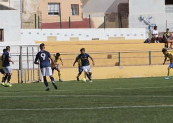 Imagen de uno de los lances de juego del encuentro disputado el pasado sábado en La Espiguera y que finalizó con empate a un gol frente al Huétor Tájar.