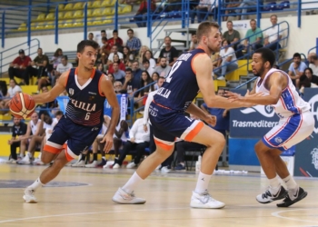 Jugada del último partido de liga disputado en tierras melillenses.