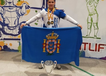 El melillense, con sus medallas colgadas.