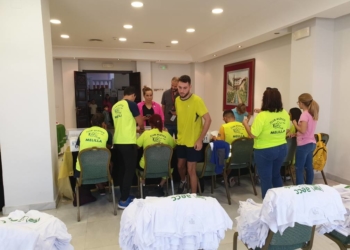 Todos los participantes tuvieron que recoger sus dorsales durante el día de ayer.