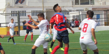El cuadro sevillista no pudo resolver el partido a su favor hasta los últimos minutos del mismo.