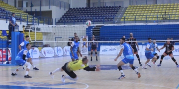Los jugadores melillenses, en plena jugada en el último de los partidos disputados.