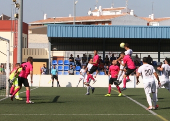 Imagen del último partido de la escuadra melillense en el grupo IX de la Tercera División.