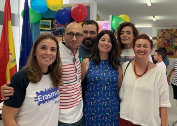 El IES Rusadir celebra el Eramus Day con una exposición y un fotomatón