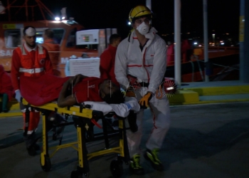 La Salvamar traslada a Melilla los cadáveres de tres inmigrantes