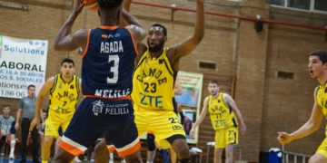 Caleb Agada se echó el equipo a la espalda en el partido frente al Canoe.