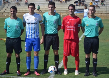 Trío arbitral que estará este domingo en el estadio municipal Álvarez Claro.