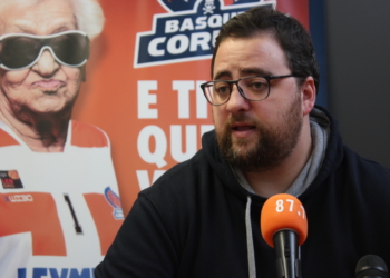 Sergio García, entrenador del conjunto gallego, durante su comparecencia en rueda de prensa.