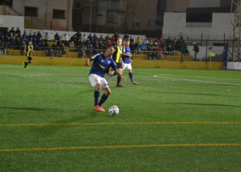 Riduan tuvo la mala fortuna de que le rebotara el balón y entrara en su portería.