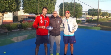 En la categoría absoluto, Armando Moya revalidó el título tras doblegar a Jesús García.