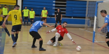Los melillenses tuvieron muchas ocasiones de gol durante el partido.