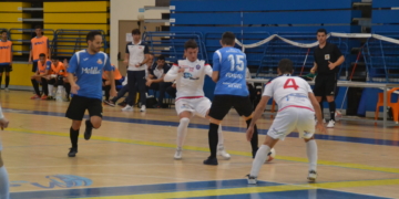 Imagen del partido entre los melillenses y sevillanos que se disputó en el pabellón javier Imbroda.