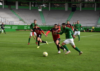 Los melillenses no estuvieron muy bien en defensa durante el partido.