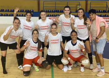 Las melillenses celebrando los tres puntos conseguidos.