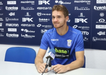 El jugador vasco, en la rueda de prensa oficial del club de nuestra ciudad.