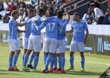 Imagen de la celebración de uno de los partidos del Ibiza en la presente temporada.