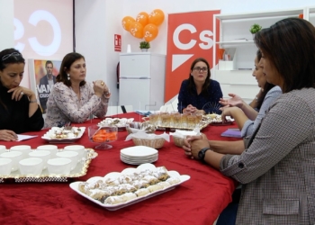 Las candidatas de Ciudadanos se citan con la Asociación Activas Charter 100