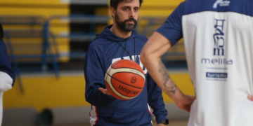 Alejandro Alcoba trabajó ayer con sus jugadores, de cara al partido frente al Lleida.