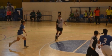 Las jugadoras melillenses no tuvieron suerte de cara a la portería.