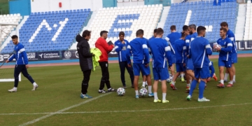 El primer entrenador azulino, en el trabajo del día de ayer en el estadio municipal Álvarez Claro.