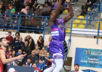 Caleb Agada, en uno de los lanzamientos de uno de sus partidos ligueros.